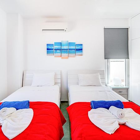 Beach Front Aqua Marina By Ezoria Villas Paralímni Extérieur photo
