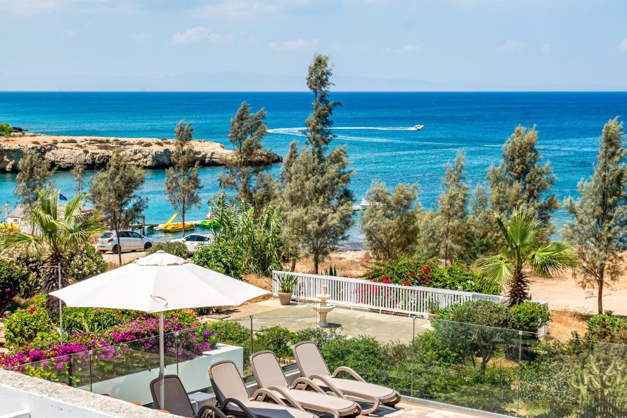Beach Front Aqua Marina By Ezoria Villas Paralímni Extérieur photo