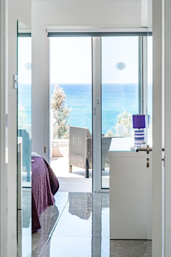 Beach Front Aqua Marina By Ezoria Villas Paralímni Extérieur photo
