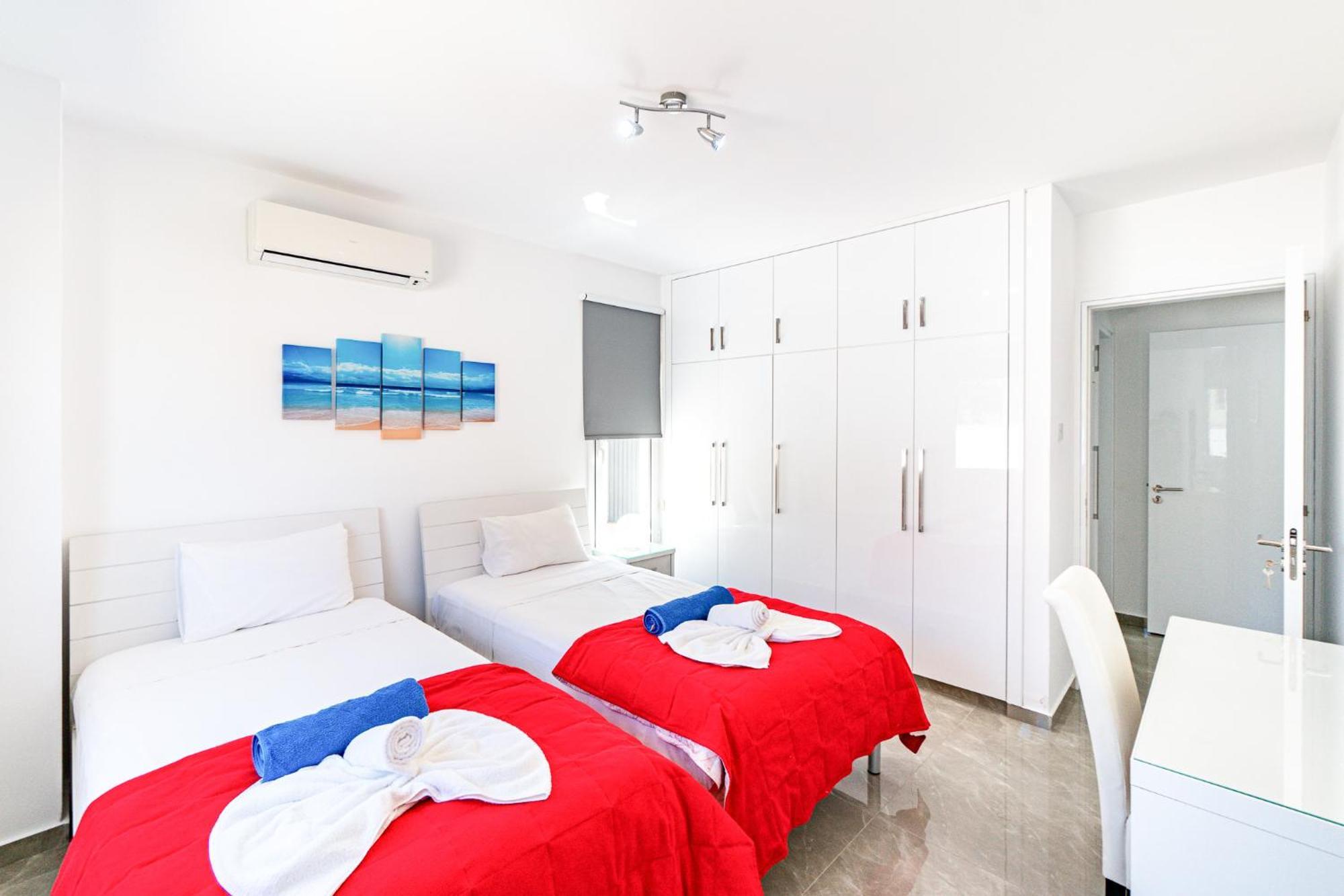 Beach Front Aqua Marina By Ezoria Villas Paralímni Extérieur photo
