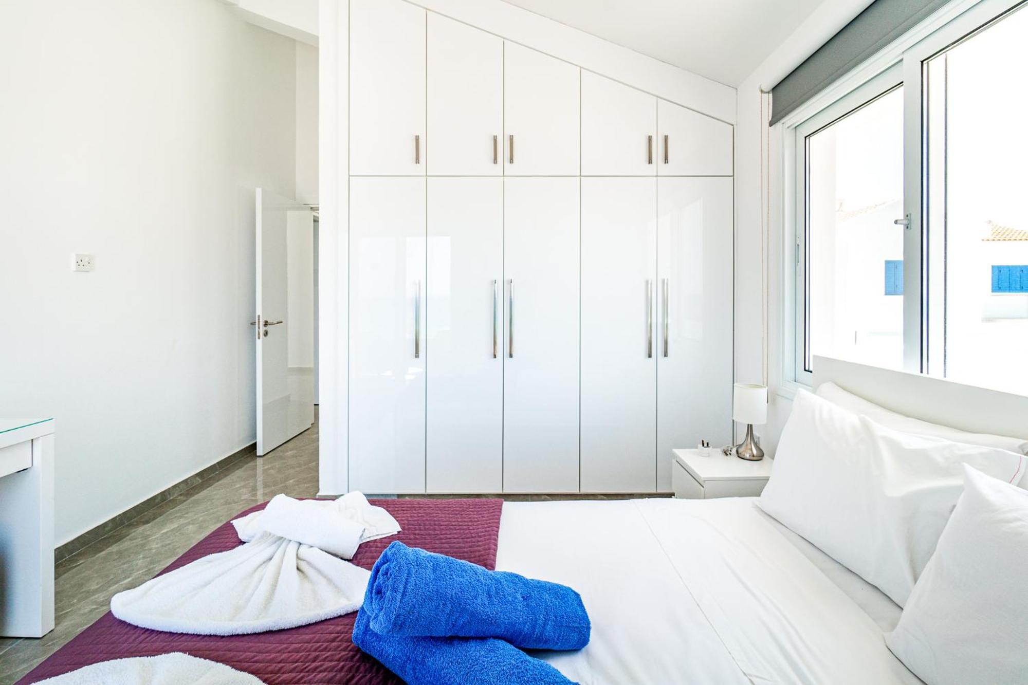 Beach Front Aqua Marina By Ezoria Villas Paralímni Extérieur photo
